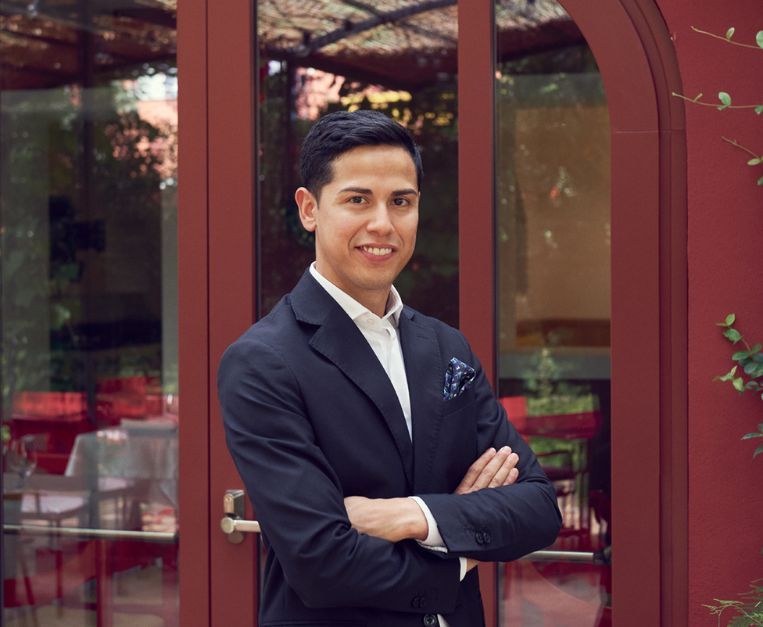 Luis Diaz, restaurant manager