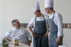 Lo chef Michele De Blasio e la sua brigata