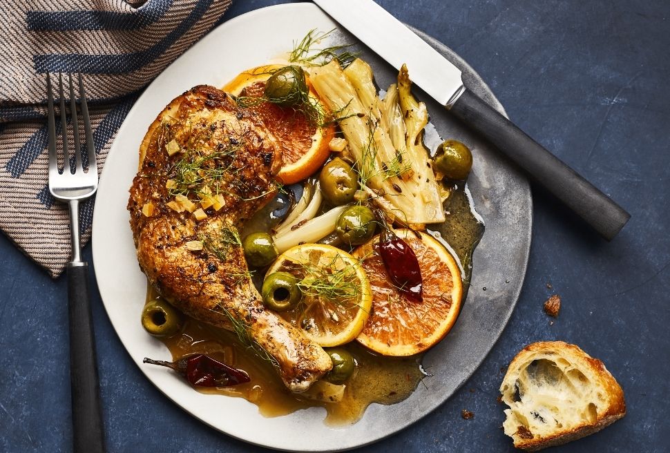 Pollo agli agrumi e finocchio con olive e peperoncini calabresi