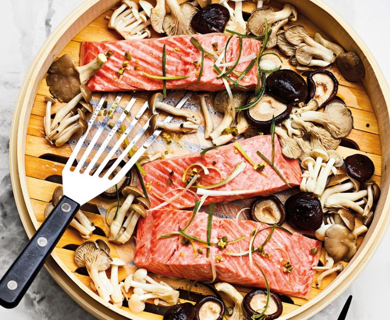 Trota salmonata al vapore con funghi allo Shaoxing