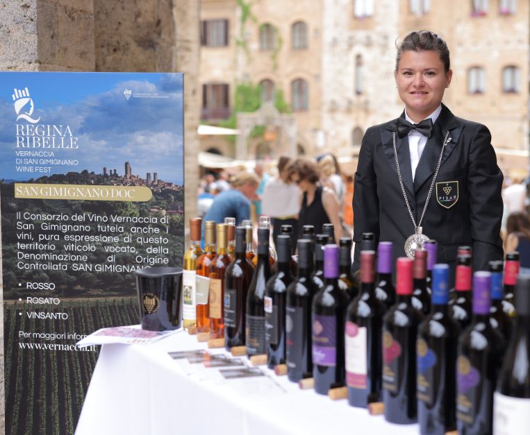 REGINA RIBELLE - VERNACCIA DI SAN GIMIGNANO WINE FEST