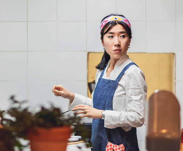 La proprietaria di Ling’s Ravioleria Migrante a Bologna