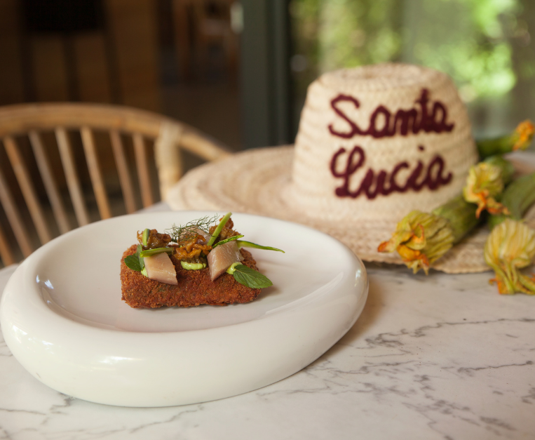 Uno degli antipasti vegetali con i prodotti dell'orto di Santa Lucia