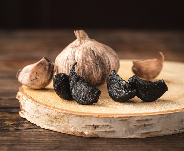 differenze-aglio-bianco-nero-rosso-varietà-caratteristiche
