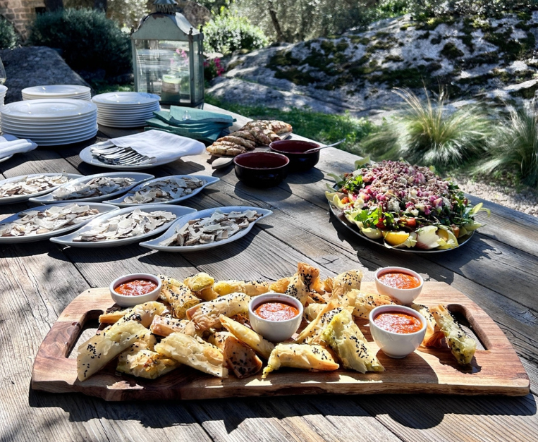 retreat-gastronomici-la-nuova-socialita-del-cibo-tra-viaggio-e-cucina