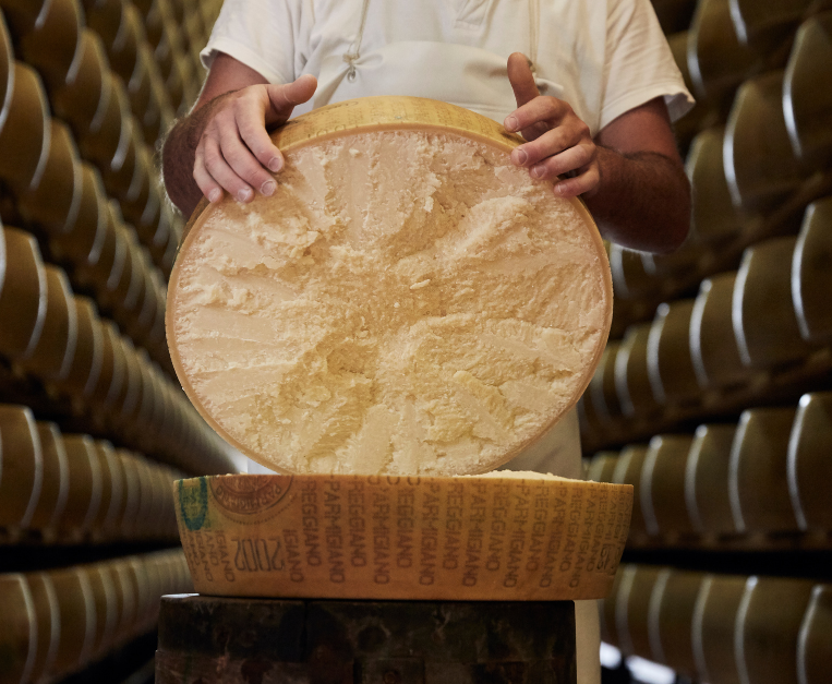 caseifici-aperti-ottobre-parmigiano-reggiano
