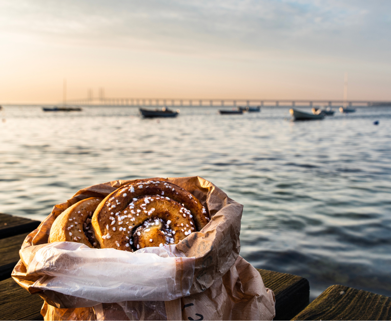 le-pause-in-svezia-sono-una-cosa-seria-e-ce-tanto-cibo-fika