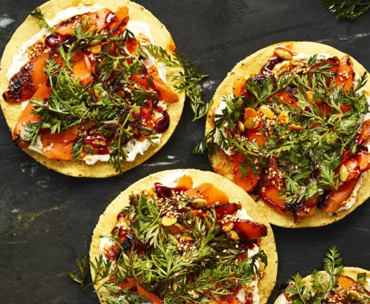 tostadas-di-carote-grigliate-ricetta