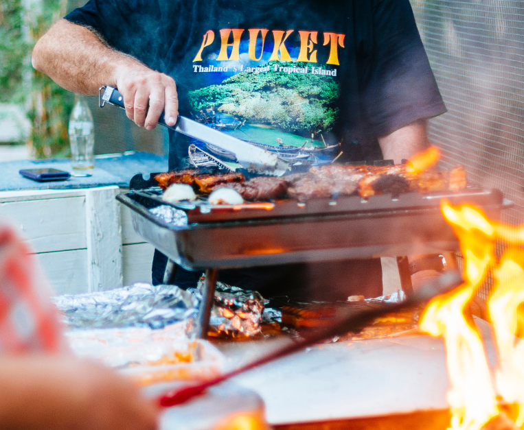 barbecue-uomini-antropologia-cultura-griglia-storia