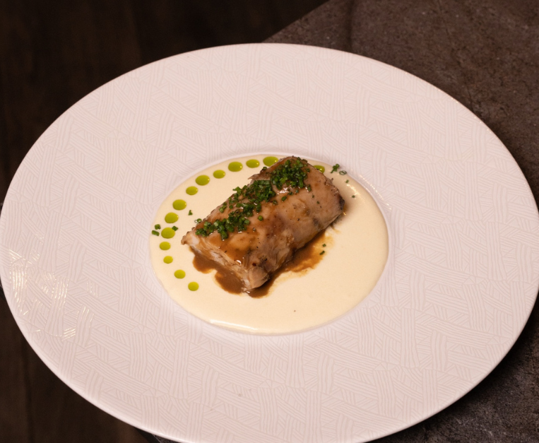 coniglio-e-scampo-parmentier-di-patate-ed-erba-cipollina