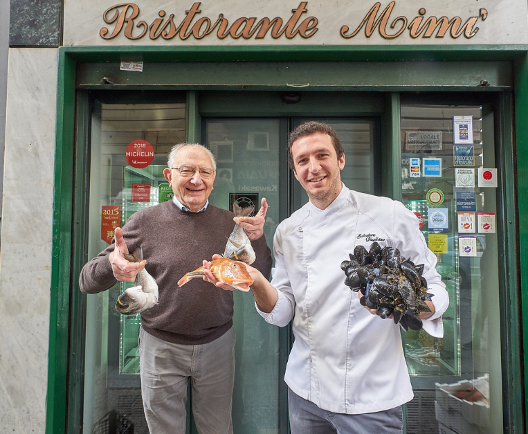 festa-del-papa-famiglie-ristorazione-ospitalita-italiana-mimi-alla-ferrovia-napoli