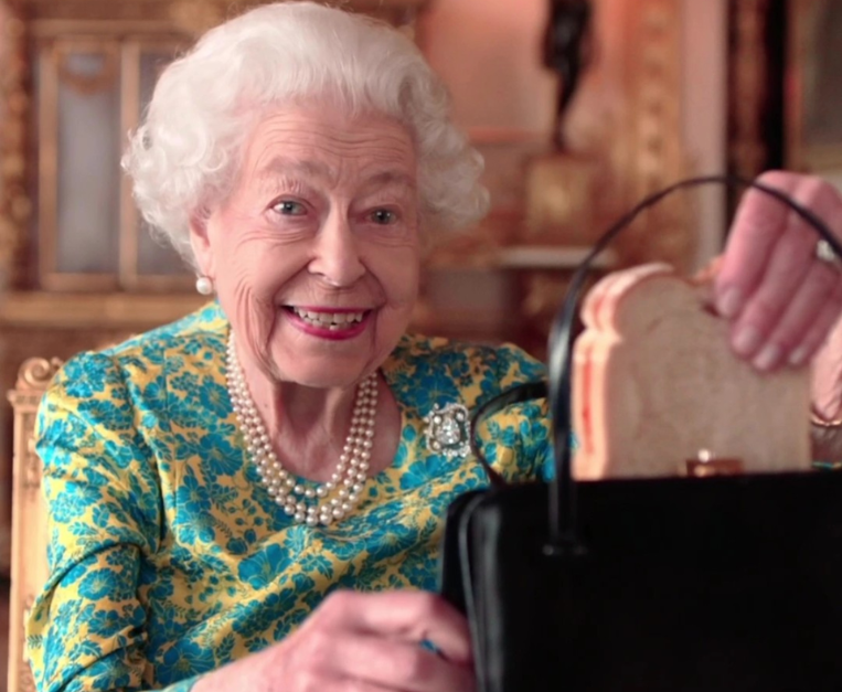 jam-penny-regina-elisabetta-100-anni