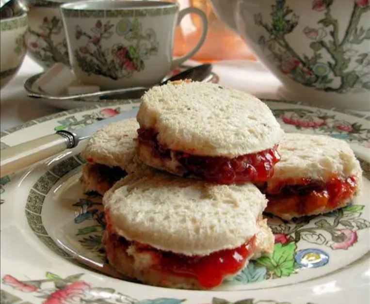 jam-penny-regina-elisabetta