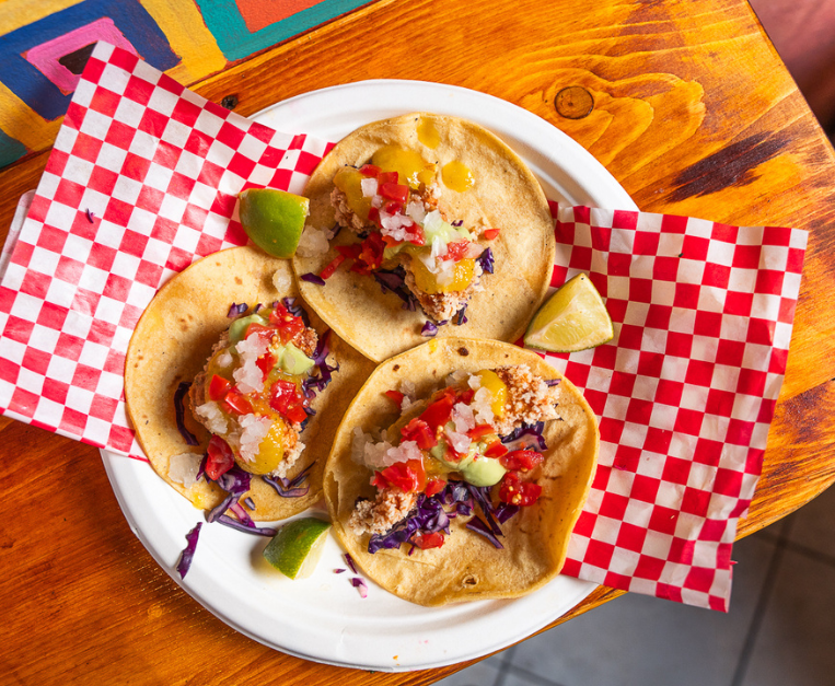 tacos-de-camarones-in-stile-baja-california-di-gorditas