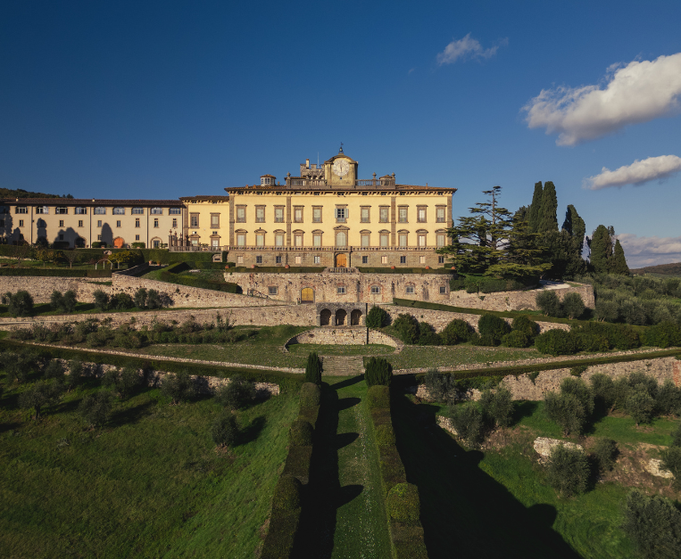 Torre a Cona, Tuscan hospitality in the name of wine (and vermouth) • Food and Wine Italia