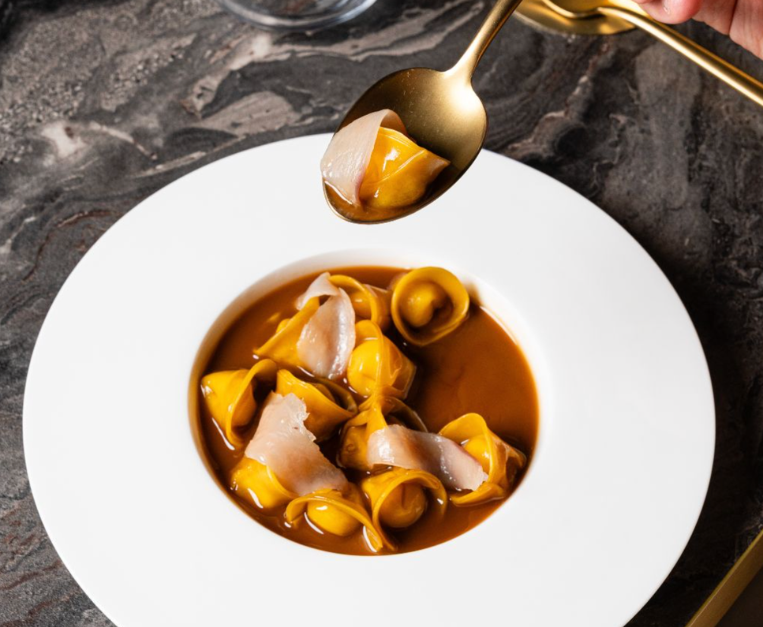 dove-mangiare-palazzo-farnese-n-uovo-vino-e-cucina