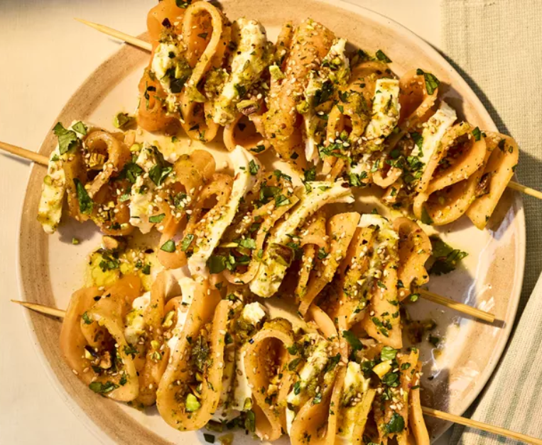 spiedini-di-melone-cantalupo-con-mozzarella