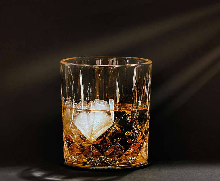 crisi-scotch-whisky-scozia-sovrapproduzione-scorte