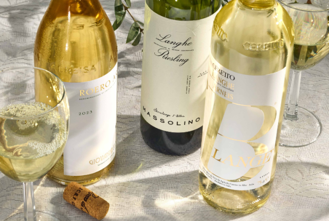 21-vini-bianchi-assaggiare-rinfrescanti