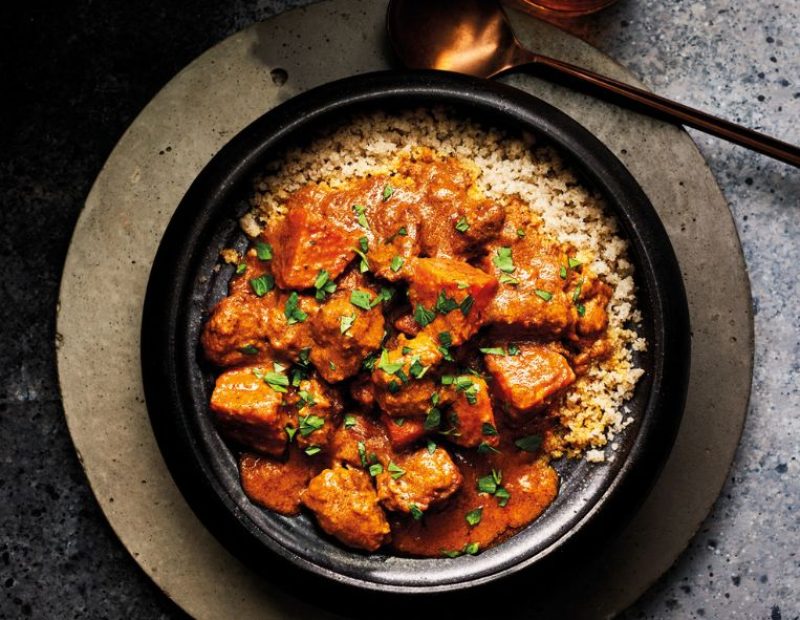 Curry di mafé con agnello, patate dolci e cocco