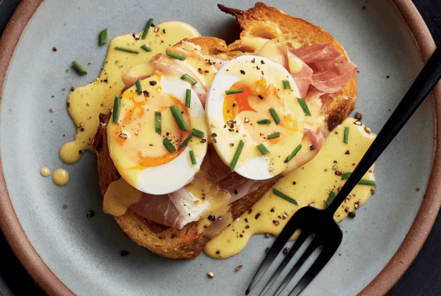 Eggs Benny Toast