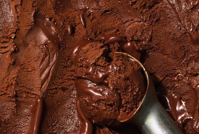 Gelato vegano al cioccolato e chipotle