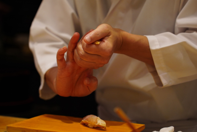 Hirotoshi-Ogawa-sushi-cup