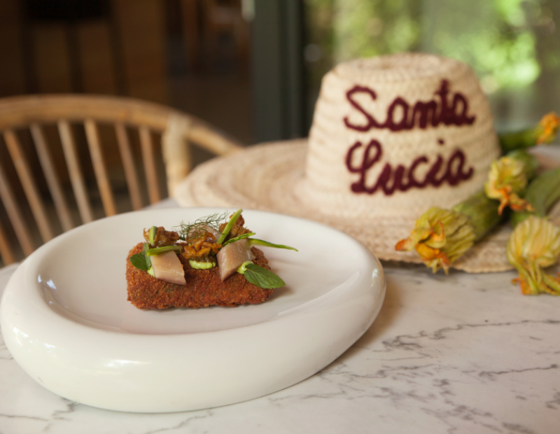 Uno degli antipasti vegetali con i prodotti dell'orto di Santa Lucia