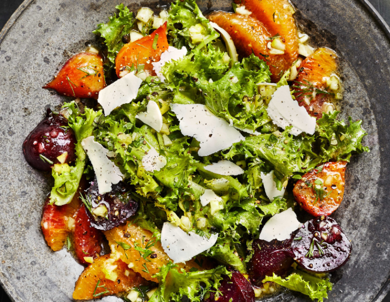 Ricetta dell'Insalata di puntarelle agli agrumi con barbabietole al forno