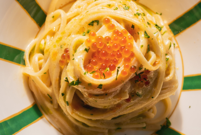 Linguina con bottarga nostrana e uova di trota