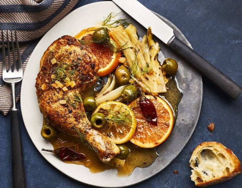 Pollo agli agrumi e finocchio con olive e peperoncini calabresi