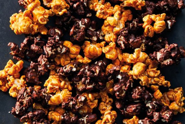 Popcorn al fondente e cioccolato caramellato