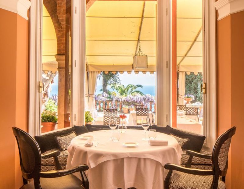 La sala del Nove, ristorante di Villa della Pergola, Alassio (ph. Matteo Carassale)