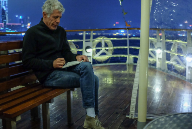 anthony-bourdain-cacio-e-pepe-roma