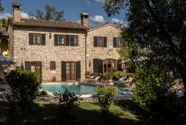 aurora-todi-borgo-dei-cipressi-