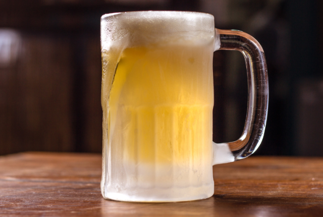 birra-bicchiere-ghiacciato-errore-servizio