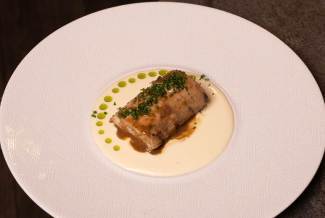 coniglio-e-scampo-parmentier-di-patate-ed-erba-cipollina