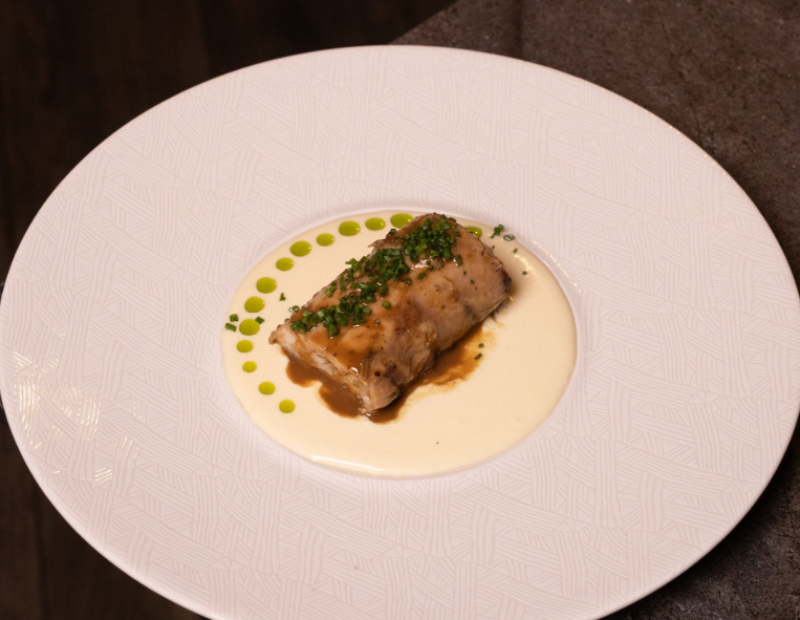 coniglio-e-scampo-parmentier-di-patate-ed-erba-cipollina