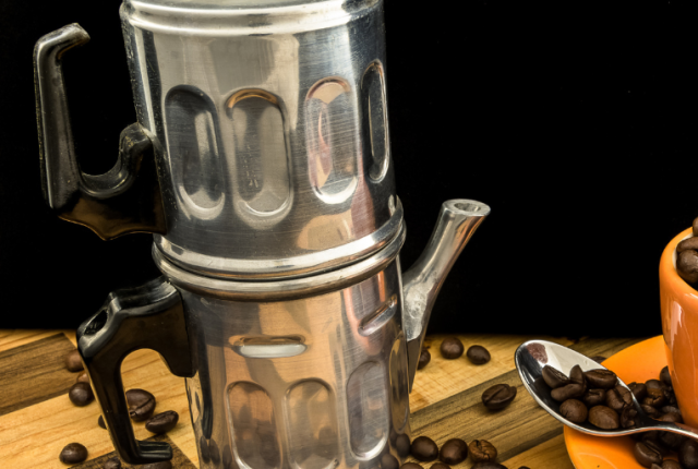 cuccumella-caffettiera-napoletana-storia-differenze-moka-sapore-tempo