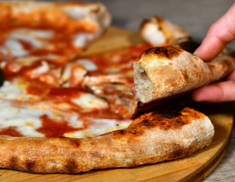 fior-di-latte-o-mozzarella-su-pizza-scelta