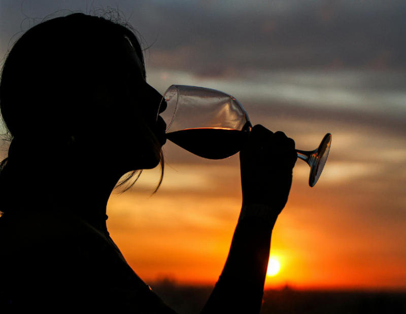 gen-z-consumi-alcol-indagine-iwsr-2026