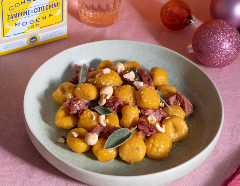 gnocchi-di-zucca-burro-salvia-e-cotechino