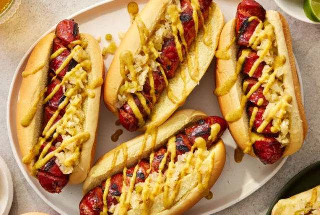 hot-dog-in-stile-hawaiano-per-festeggiare-il-4-luglio-in-pieno-stile-americano