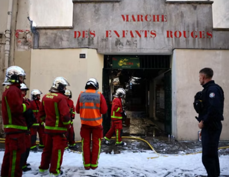 incendio-marche-enfants-rouges-parigi-mercato-coperto