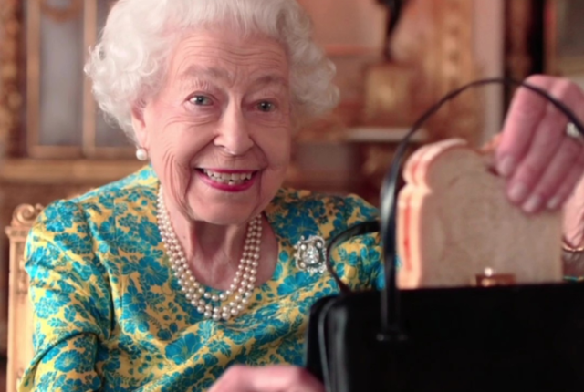 jam-penny-regina-elisabetta-100-anni