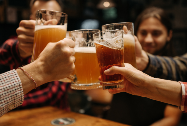 londra-pub-bere-in-piedi-polemica