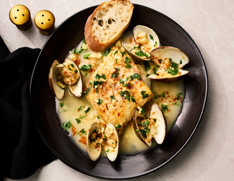 merluzzo-con-vongole-e-vino-bianco