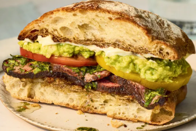 panino-con-picanha-grigliata-e-salsa-chimichurri