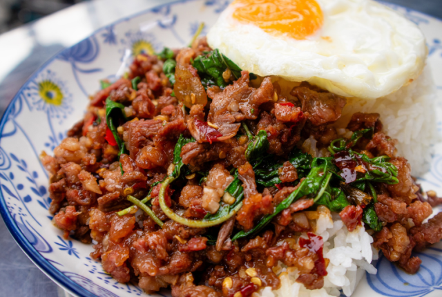 phad-kaphrao