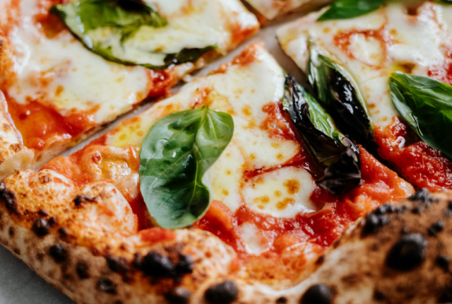 prezzo-pizza-bibita-aumenti-italia-palermo-napoli